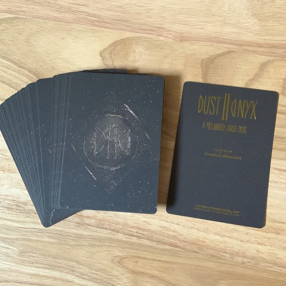 Dust II Onyx ( Dust 2 Onyx ) by Courtney Alexander - 2nd printing - Picture 6 of 17